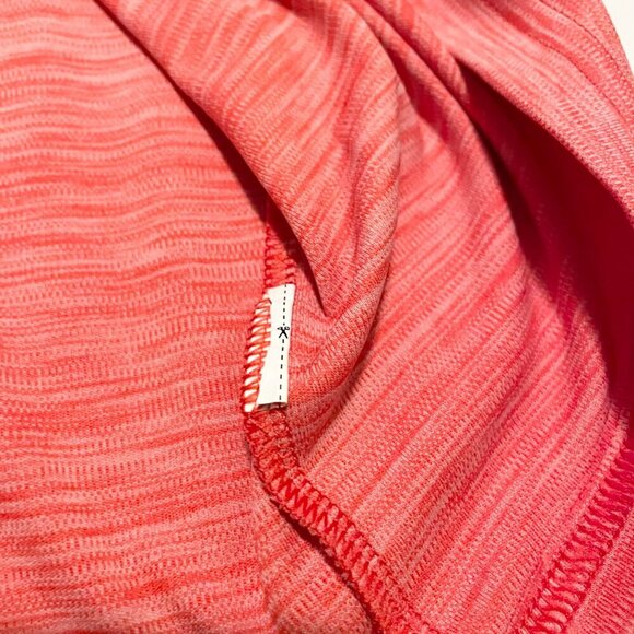 Under Armour Youth Shirt Size XL Heatgear Loose Tshirt Vneck - Picture 10 of 15